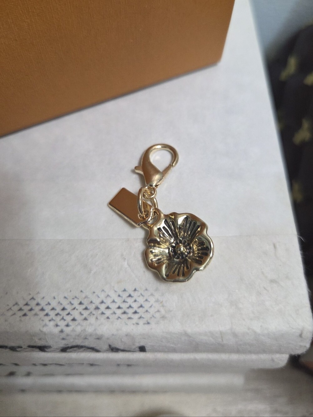 Gold Tone Mini Flower Bag Charm / Zipper Pull -NEW